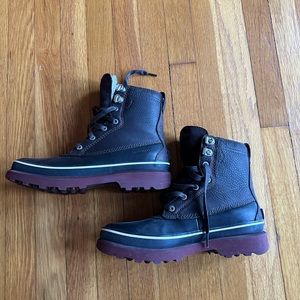NWOT Sorel fleece-lined waterproof leather boots, mens 9 / 42